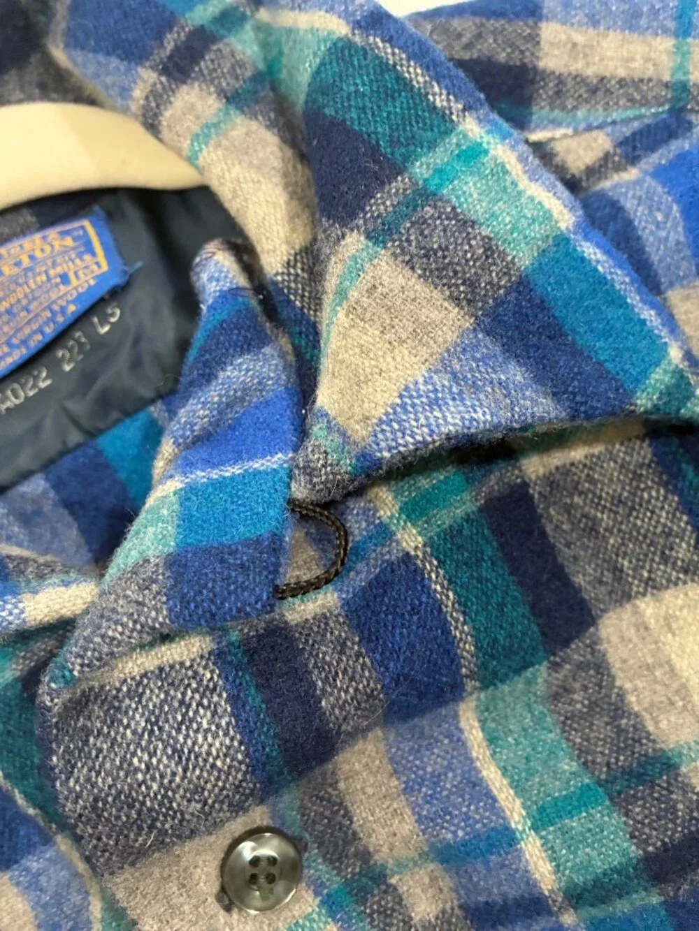 Vintage Pendleton wool board shirt Men’s M blue plaid outdoor hiking camping